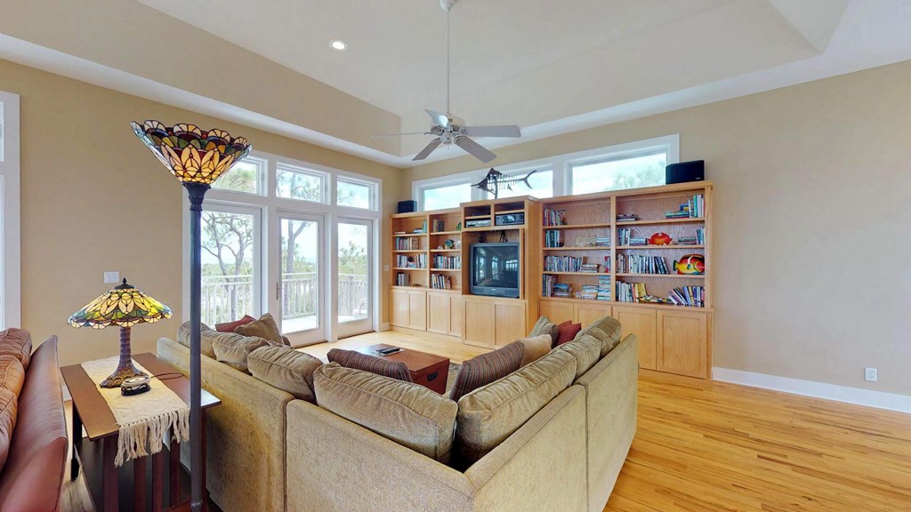 1627 Wayfarers Ct, St. George Island 32328