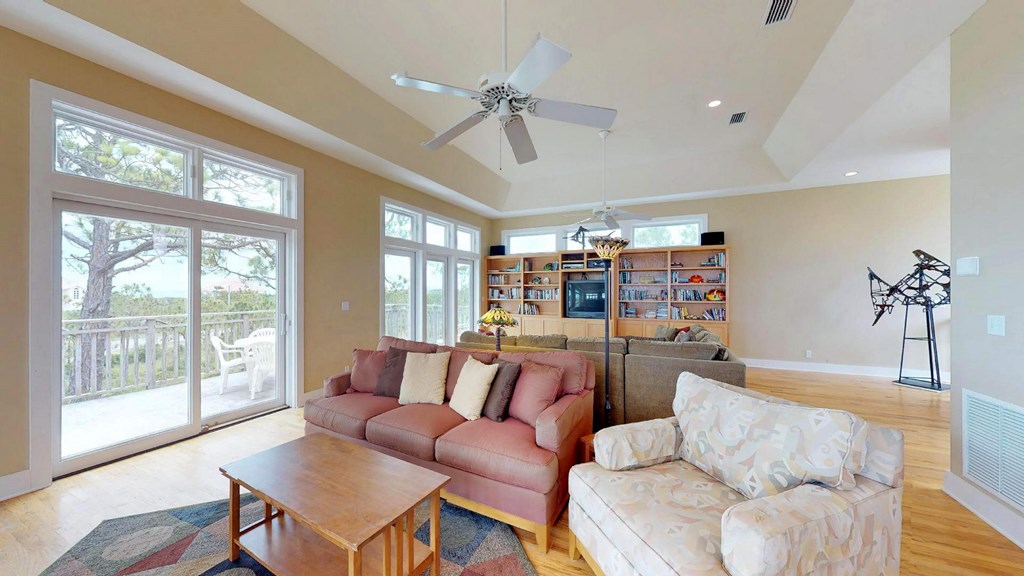 1627 Wayfarers Ct, St. George Island 32328