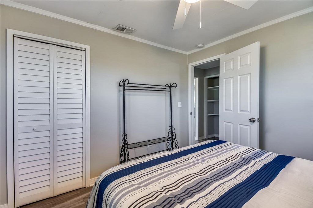1032 E Gorrie Dr, St. George Island 32328