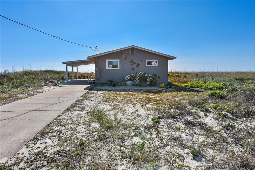 1032 E Gorrie Dr, St. George Island 32328