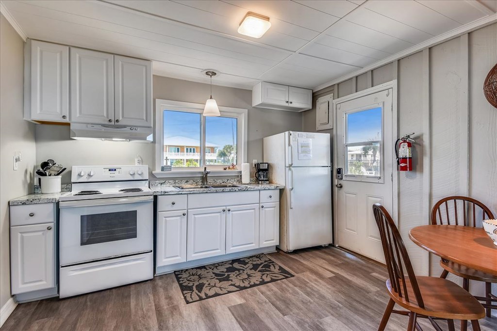 1032 E Gorrie Dr, St. George Island 32328