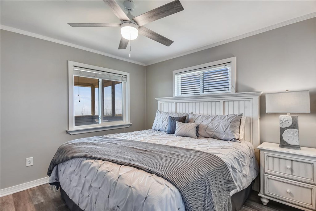 1032 E Gorrie Dr, St. George Island 32328