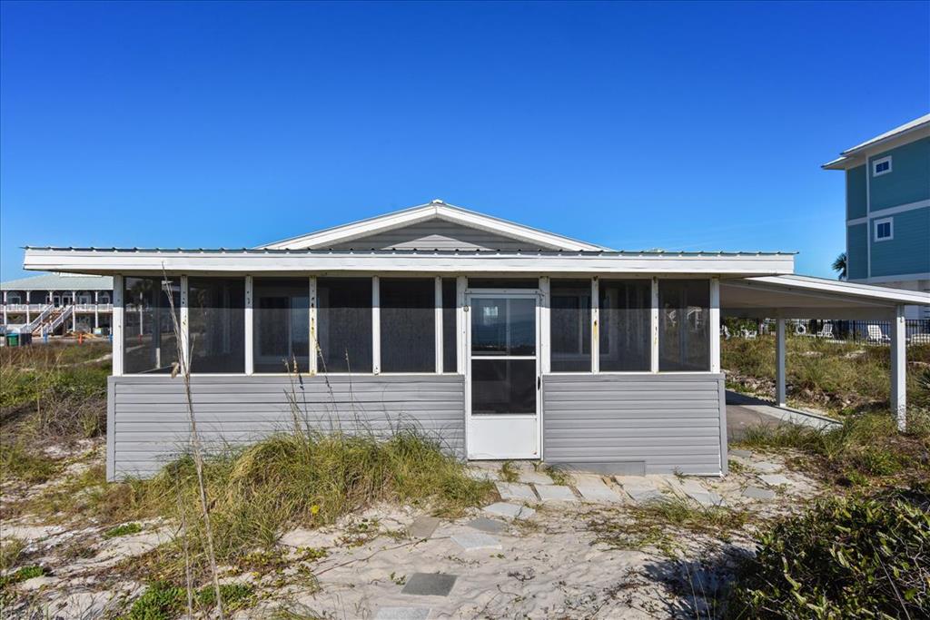 1032 E Gorrie Dr, St. George Island 32328