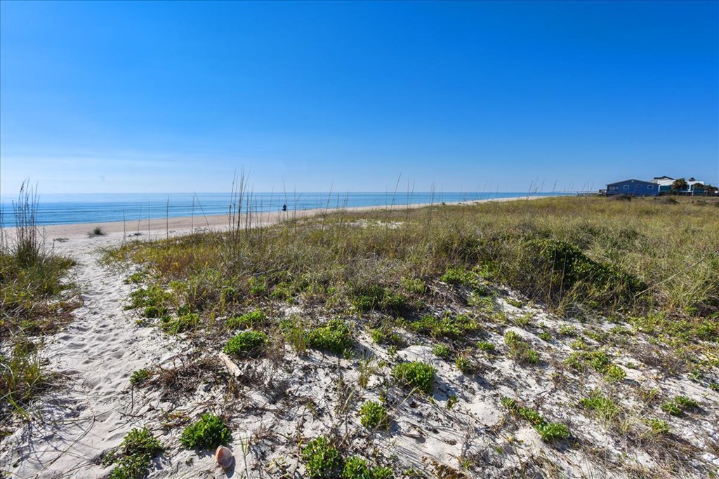 1032 E Gorrie Dr, St. George Island 32328