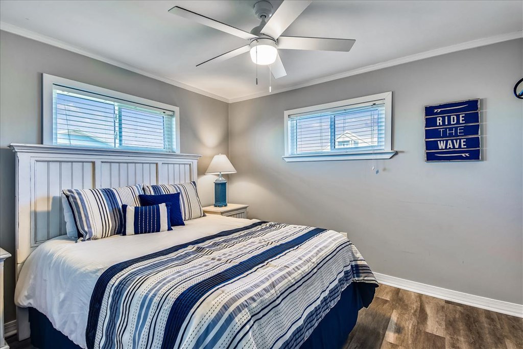 1032 E Gorrie Dr, St. George Island 32328