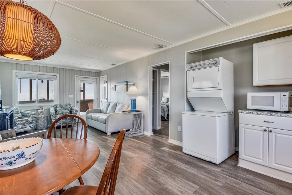 1032 E Gorrie Dr, St. George Island 32328