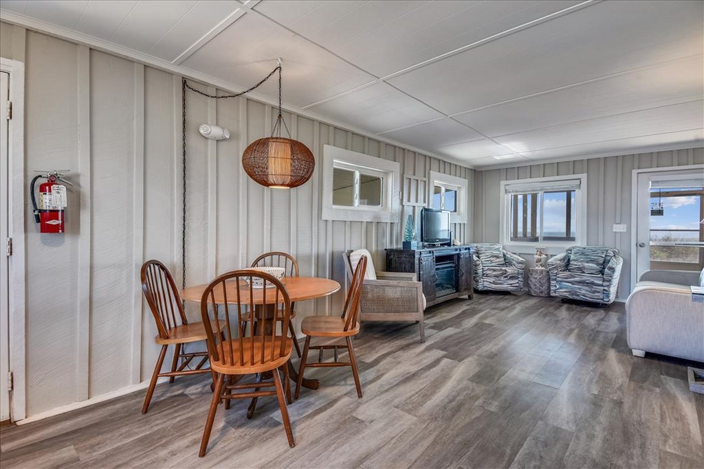 1032 E Gorrie Dr, St. George Island 32328