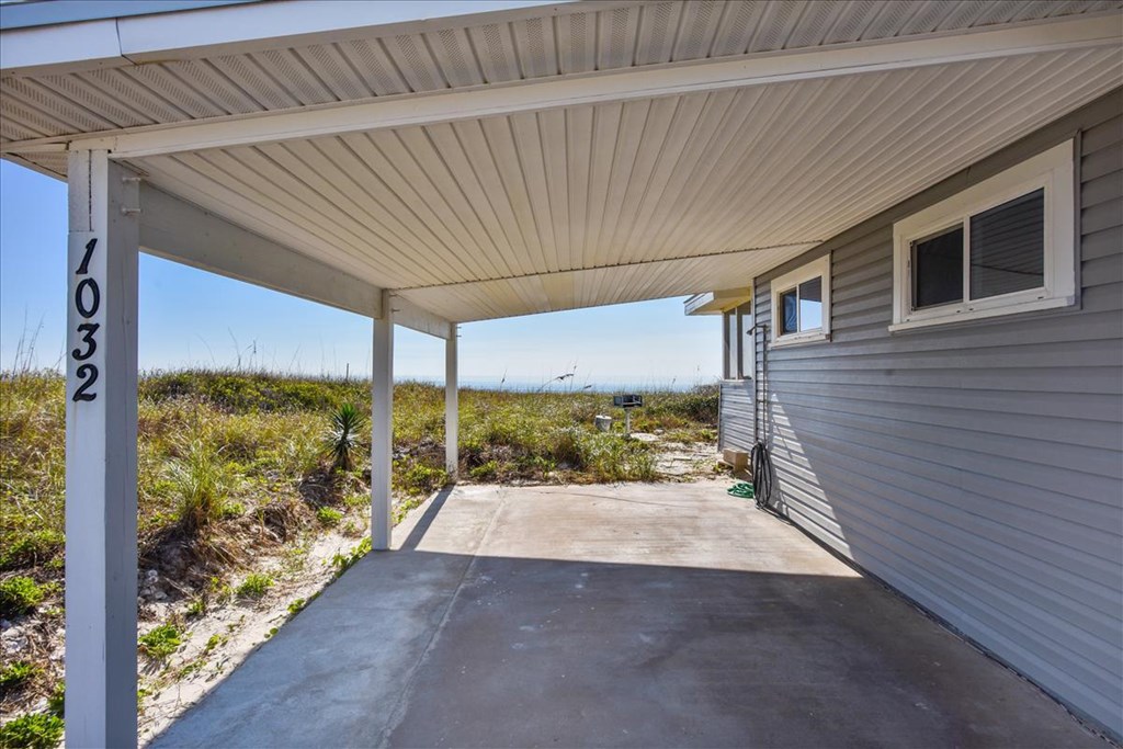 1032 E Gorrie Dr, St. George Island 32328
