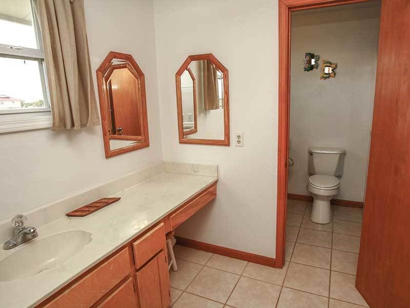 964 W Gorrie Dr, St. George Island 32328