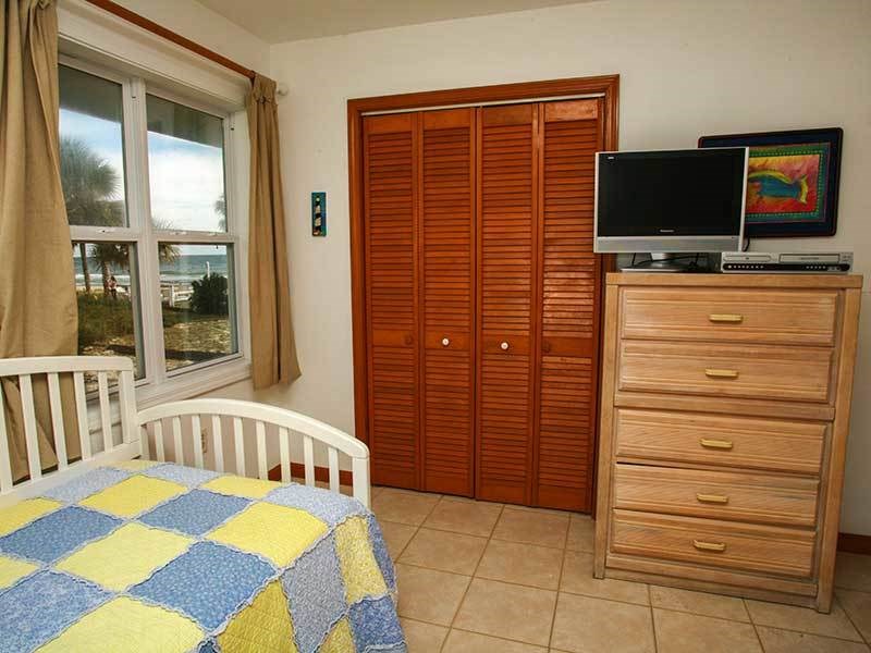 964 W Gorrie Dr, St. George Island 32328