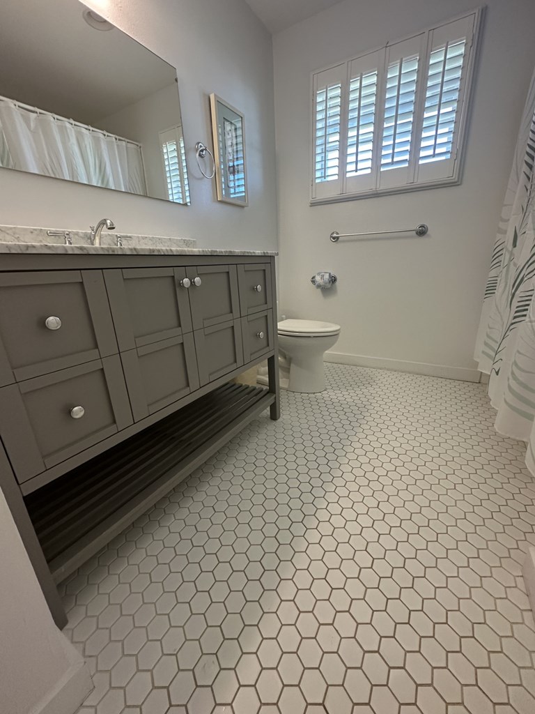 964 W Gorrie Dr, St. George Island 32328