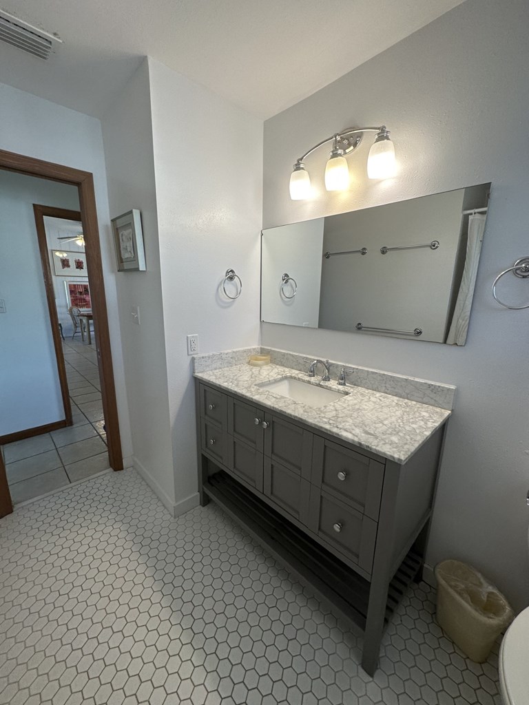 964 W Gorrie Dr, St. George Island 32328