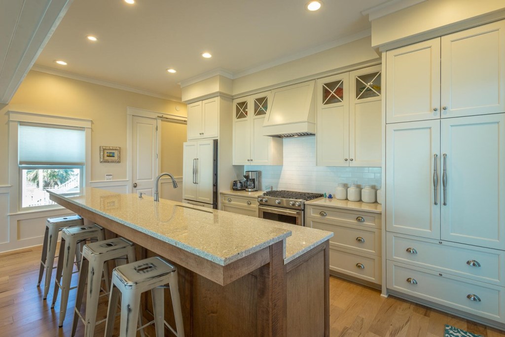 981 E Gorrie Dr, St. George Island 32328