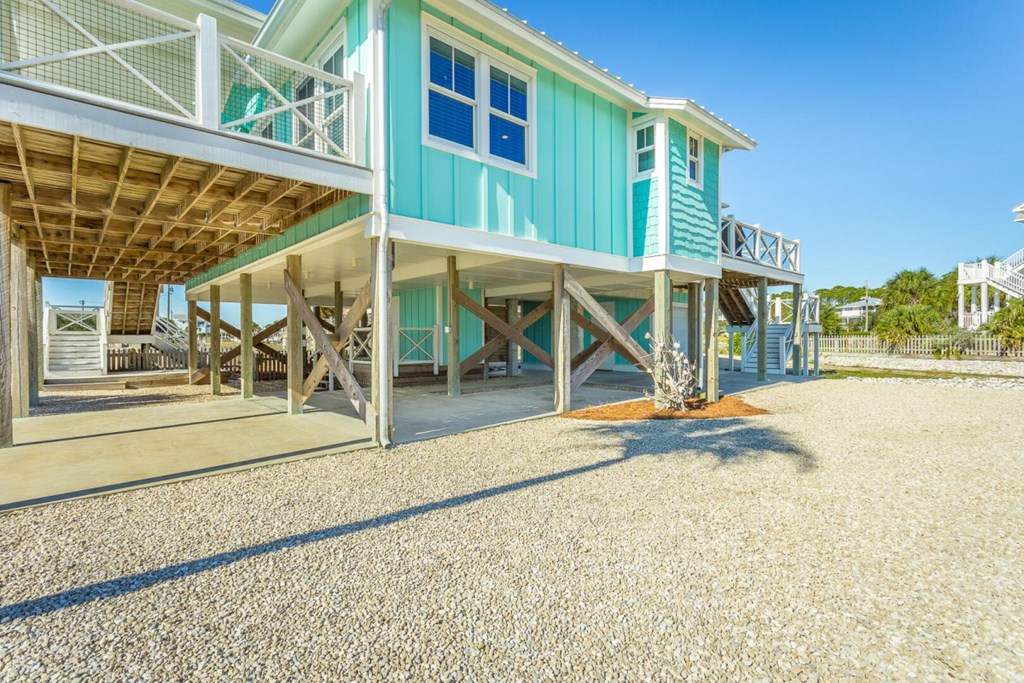 981 E Gorrie Dr, St. George Island 32328