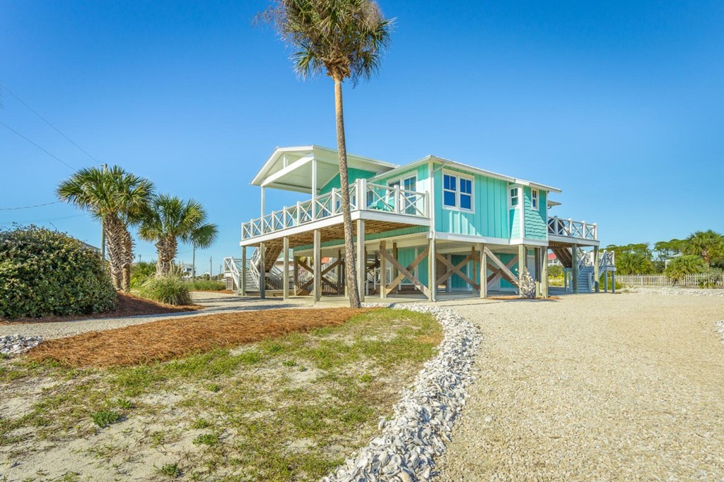 981 E Gorrie Dr, St. George Island 32328
