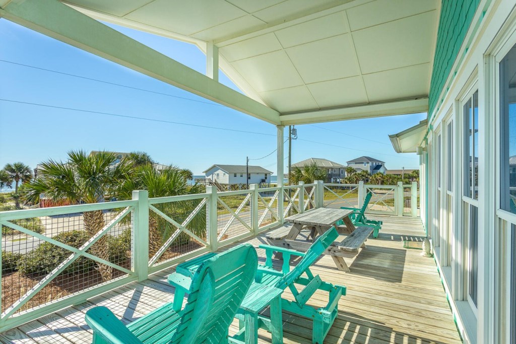 981 E Gorrie Dr, St. George Island 32328