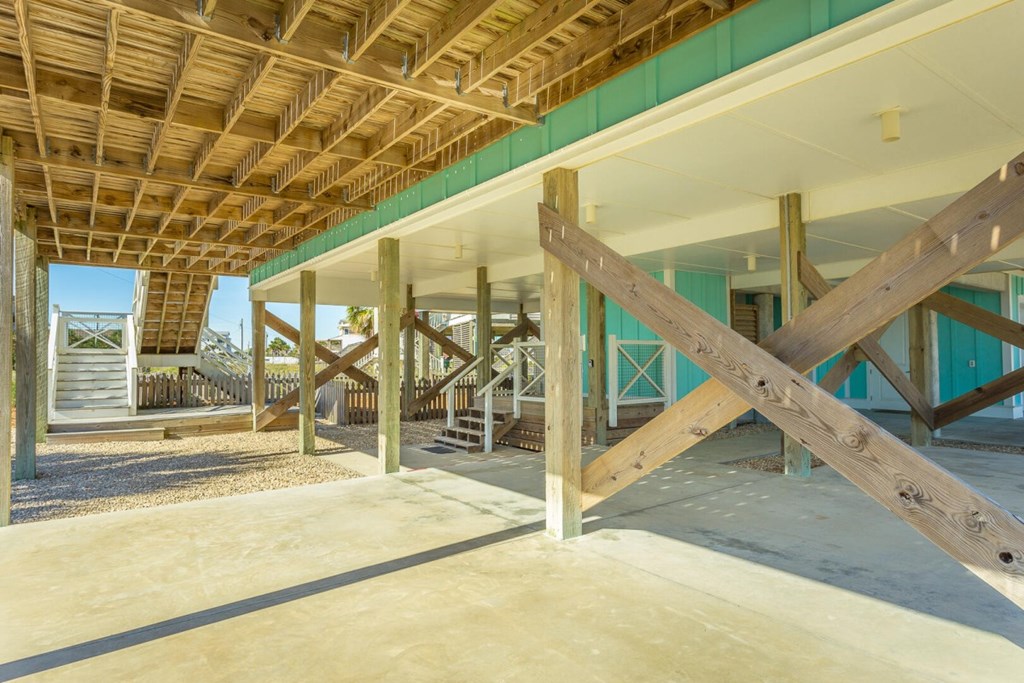 981 E Gorrie Dr, St. George Island 32328