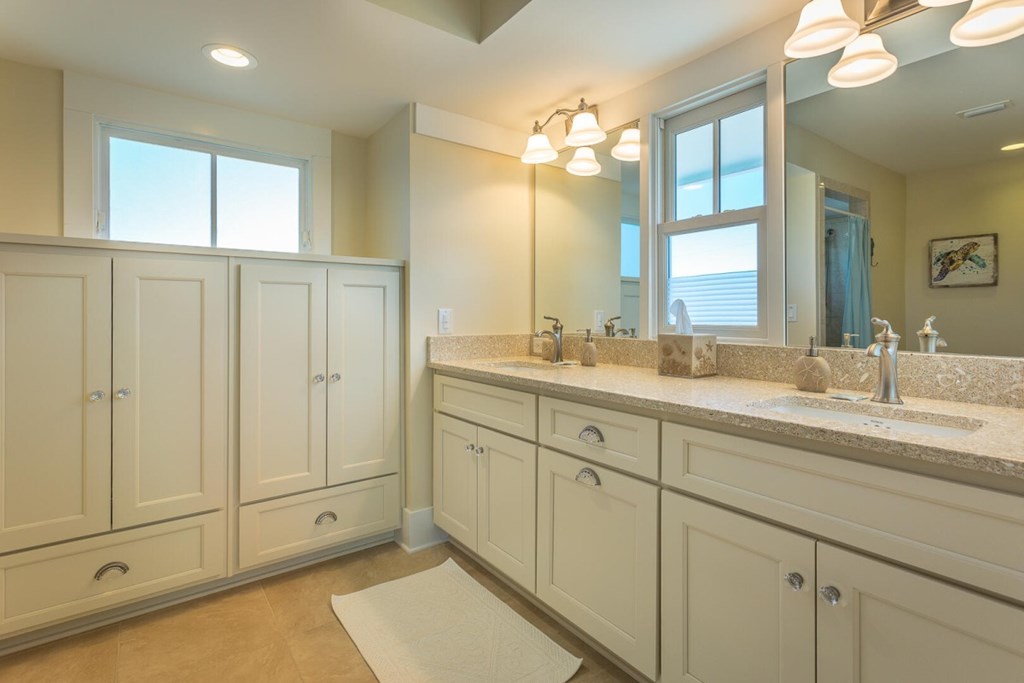 981 E Gorrie Dr, St. George Island 32328
