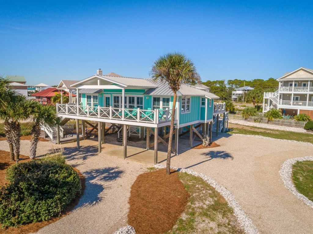 981 E Gorrie Dr, St. George Island 32328