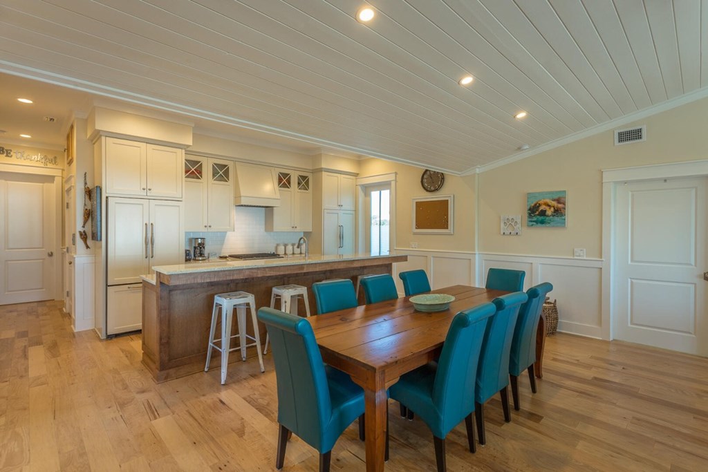 981 E Gorrie Dr, St. George Island 32328