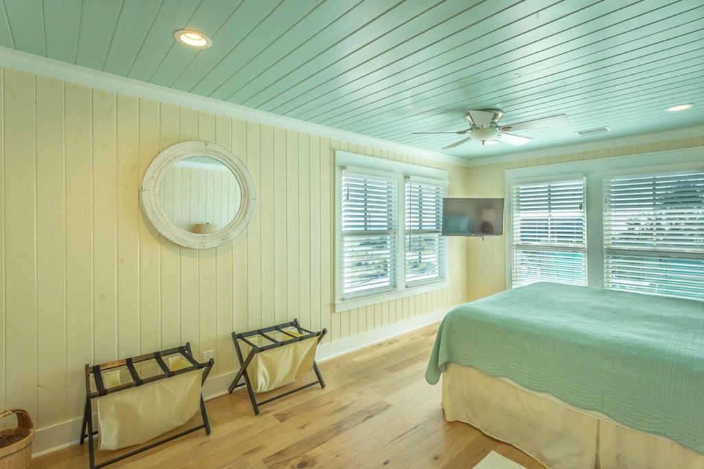 981 E Gorrie Dr, St. George Island 32328