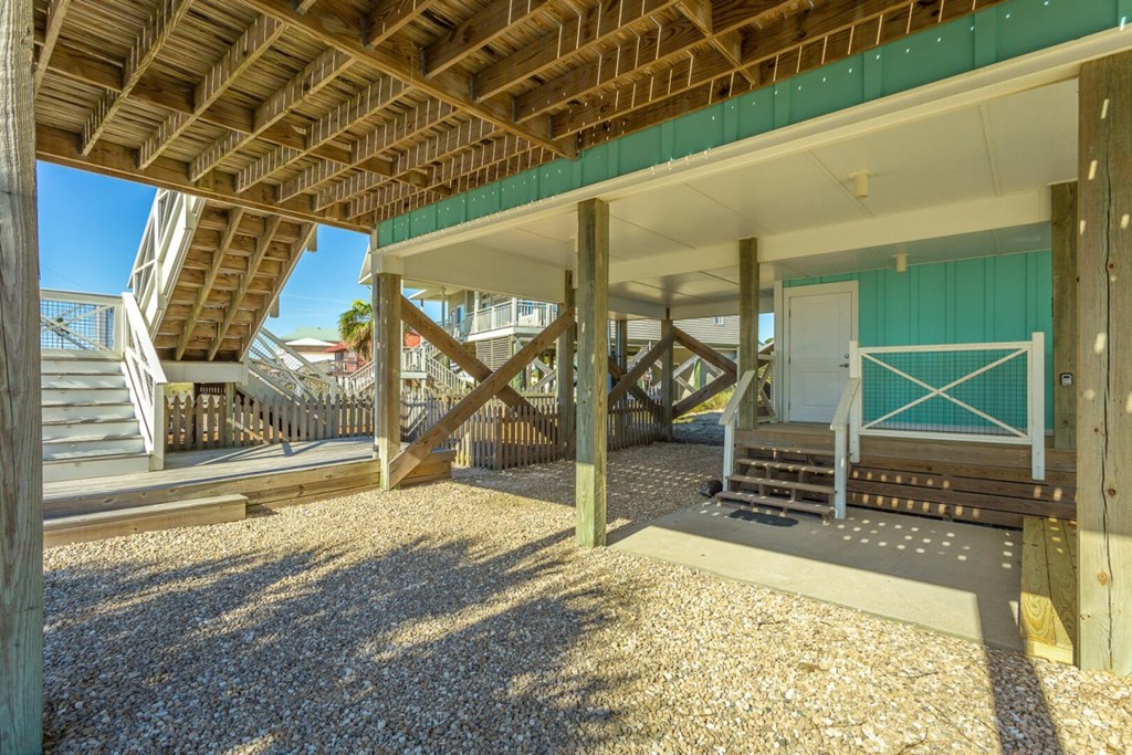 981 E Gorrie Dr, St. George Island 32328
