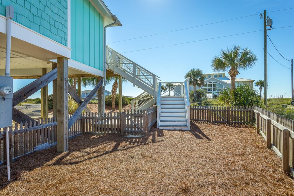 981 E Gorrie Dr, St. George Island 32328