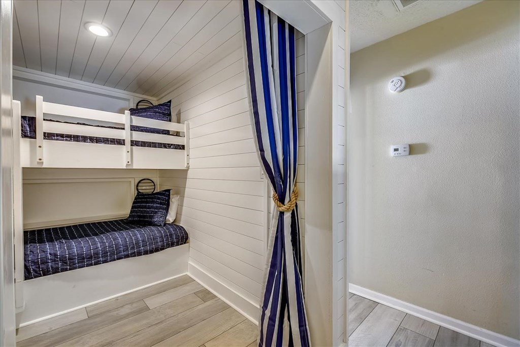 1804 E Gulf Beach Dr # 6, St. George Island 32328 Unit: I 6