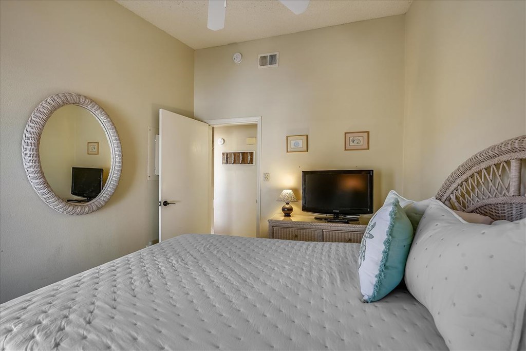 1804 E Gulf Beach Dr # 6, St. George Island 32328 Unit: I 6