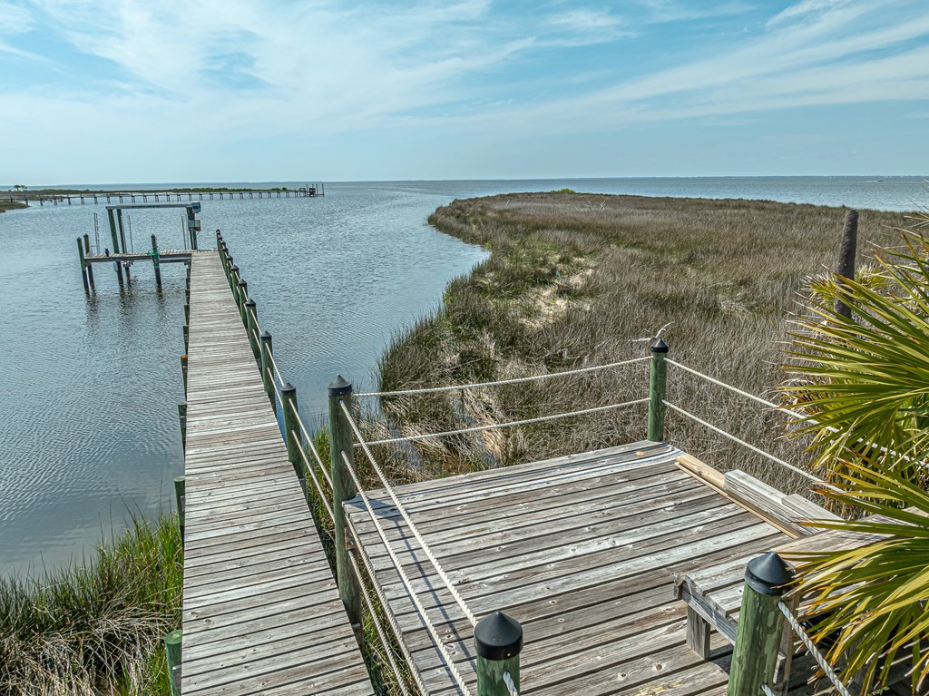 1831 Bayview Dr, St. George Island 32328