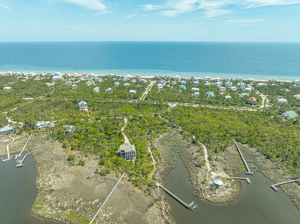 1831 Bayview Dr, St. George Island 32328