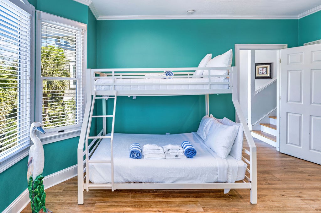2262 Sailfish Dr, St. George Island 32328
