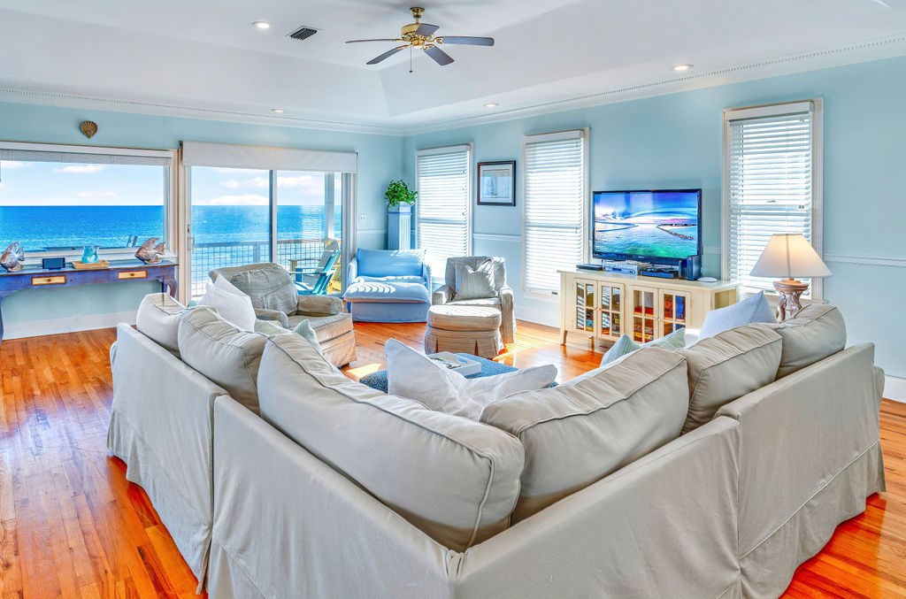 2262 Sailfish Dr, St. George Island 32328