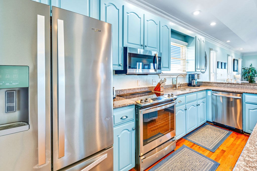 2262 Sailfish Dr, St. George Island 32328