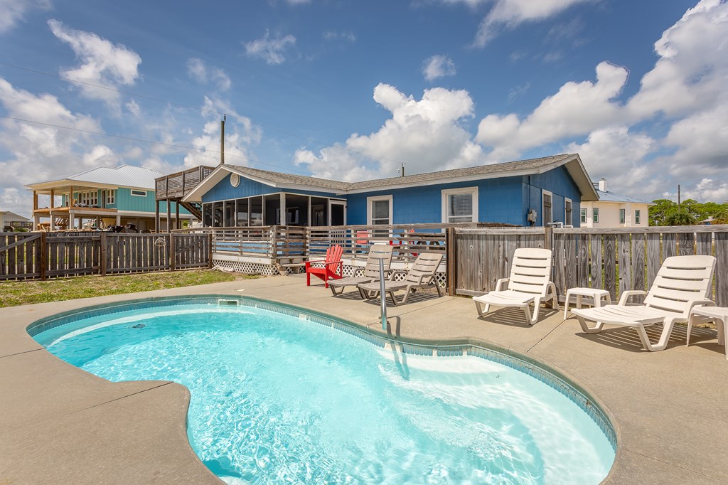 901 E Gorrie Dr, St. George Island 32328
