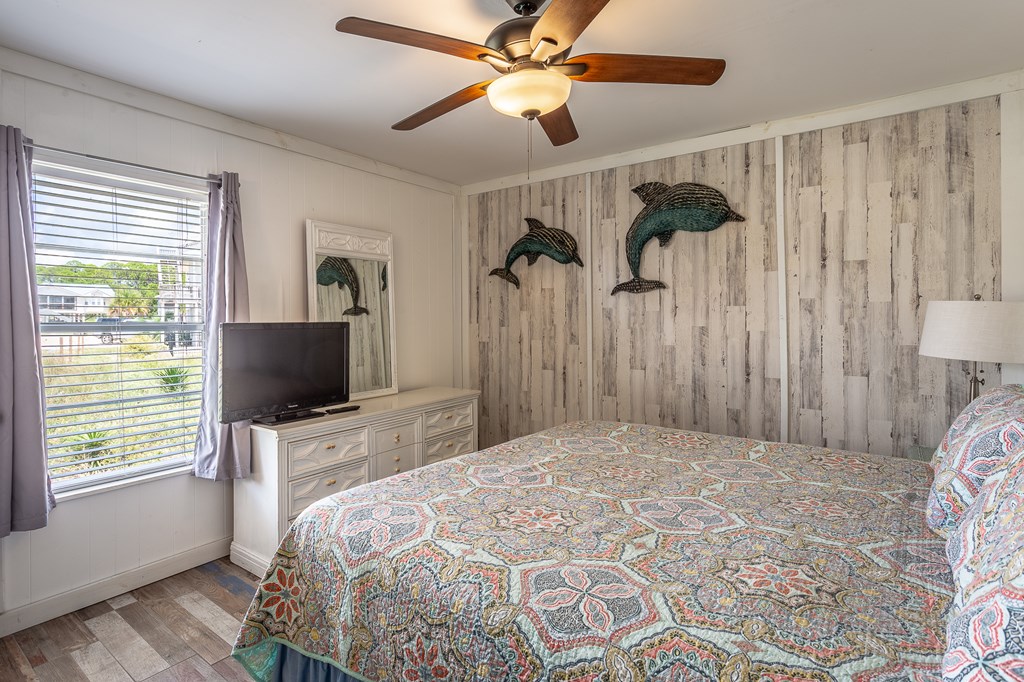 901 E Gorrie Dr, St. George Island 32328