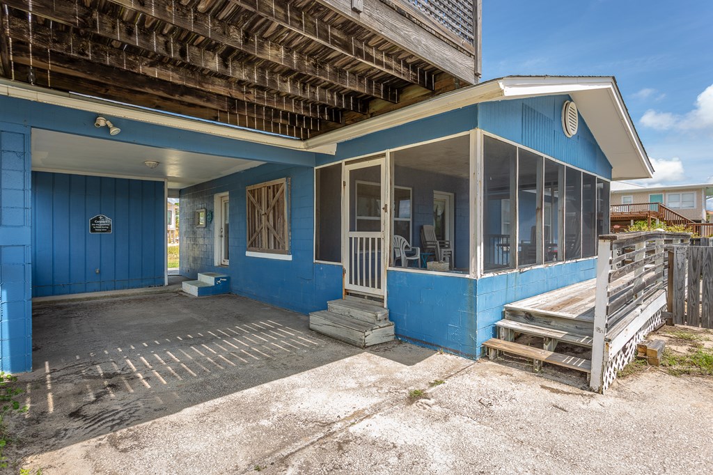 901 E Gorrie Dr, St. George Island 32328