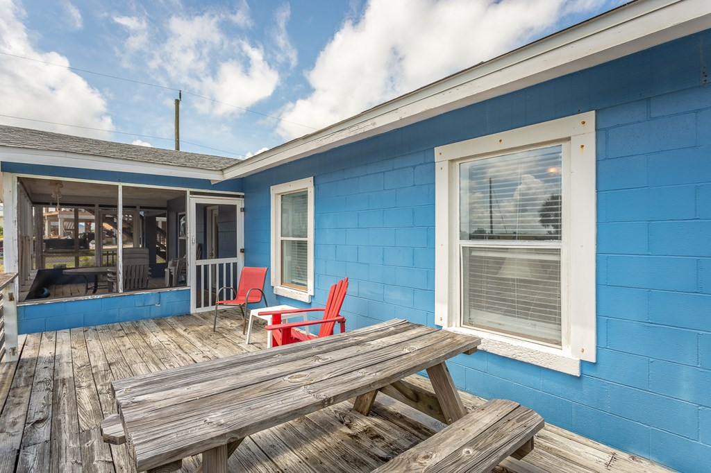 901 E Gorrie Dr, St. George Island 32328