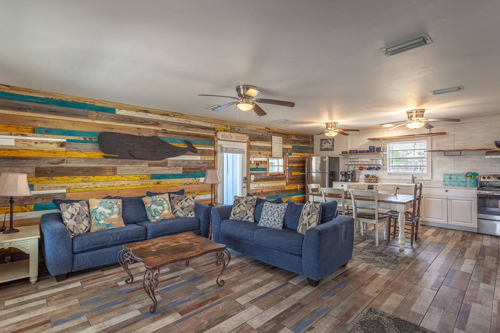 901 E Gorrie Dr, St. George Island 32328