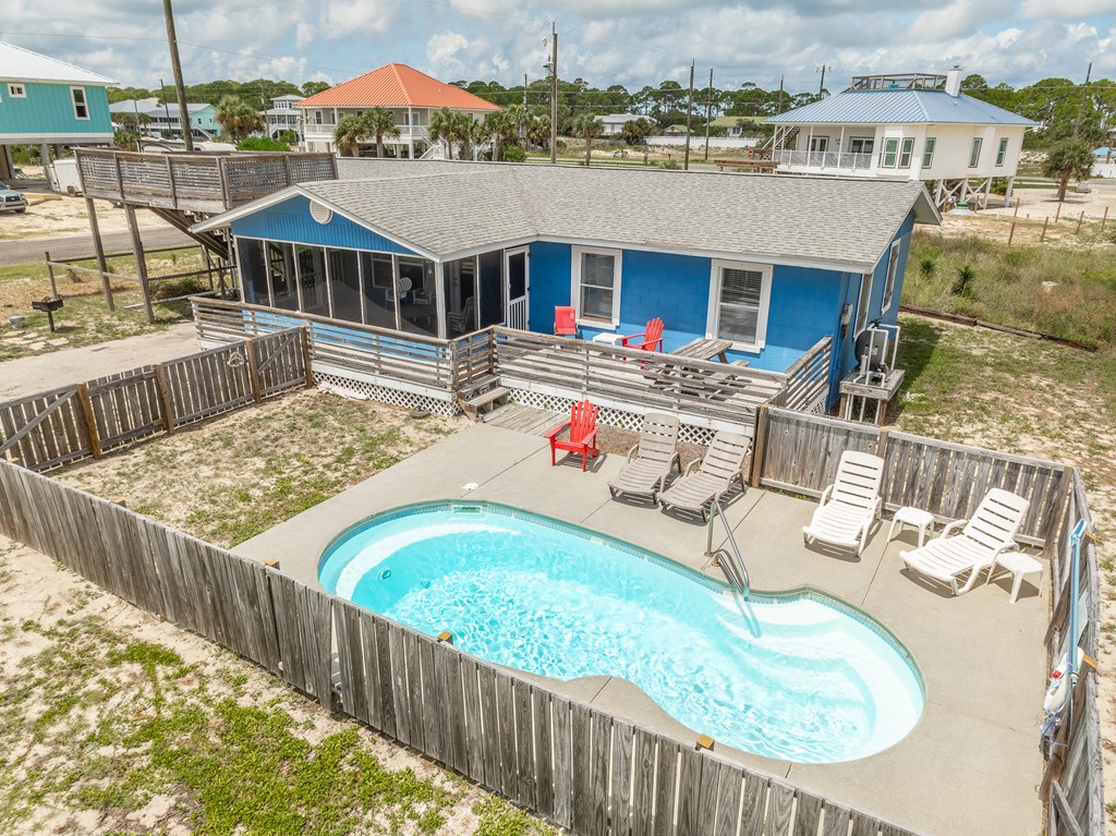 901 E Gorrie Dr, St. George Island 32328