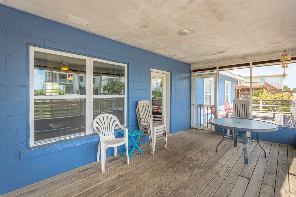 901 E Gorrie Dr, St. George Island 32328