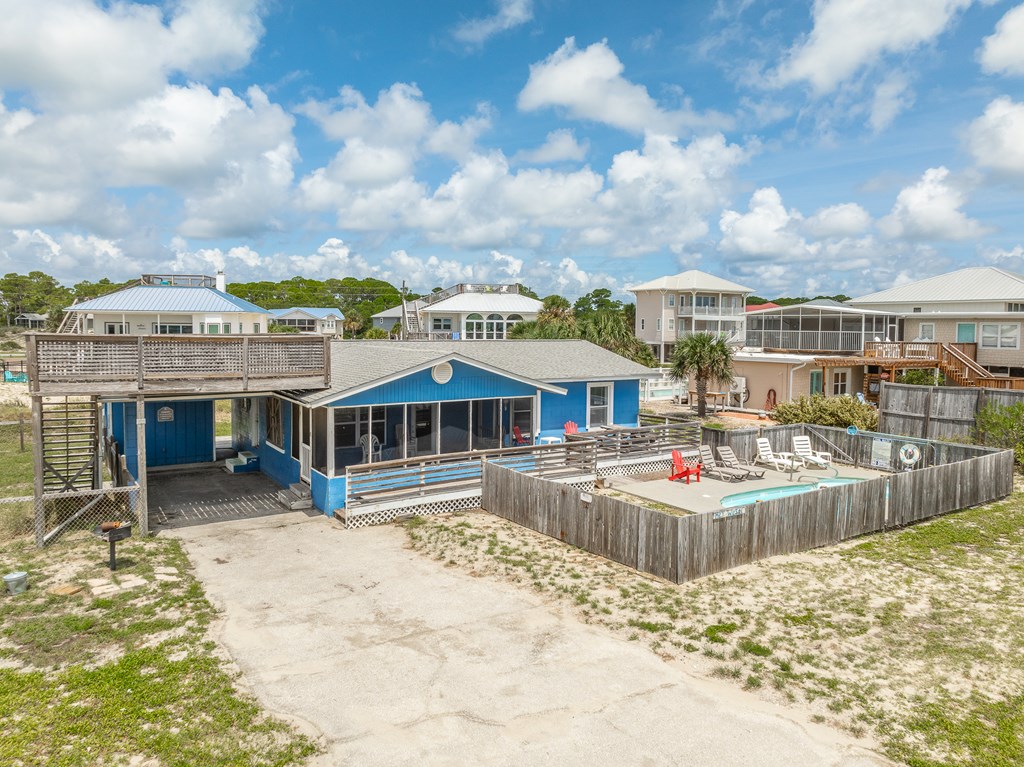 901 E Gorrie Dr, St. George Island 32328