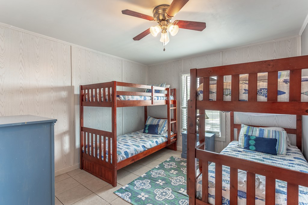901 E Gorrie Dr, St. George Island 32328