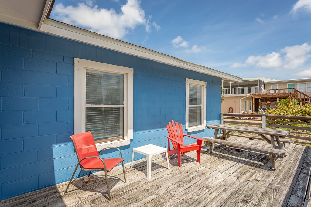 901 E Gorrie Dr, St. George Island 32328