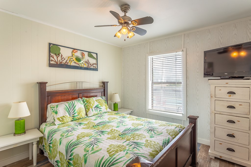 901 E Gorrie Dr, St. George Island 32328
