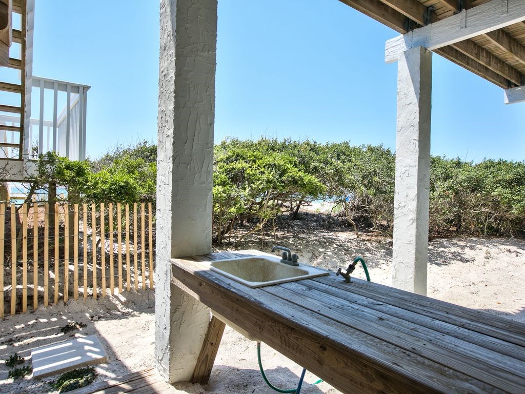 1920 Coral Reef Rd, St. George Island 32328