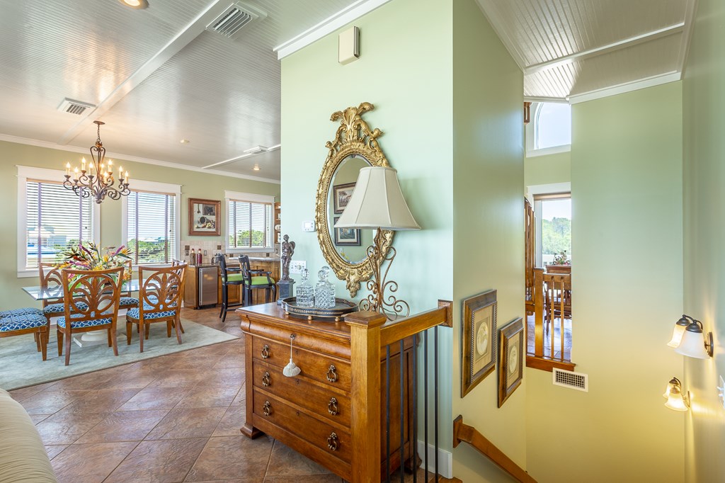 2136 Palmetto Way, St. George Island 32328