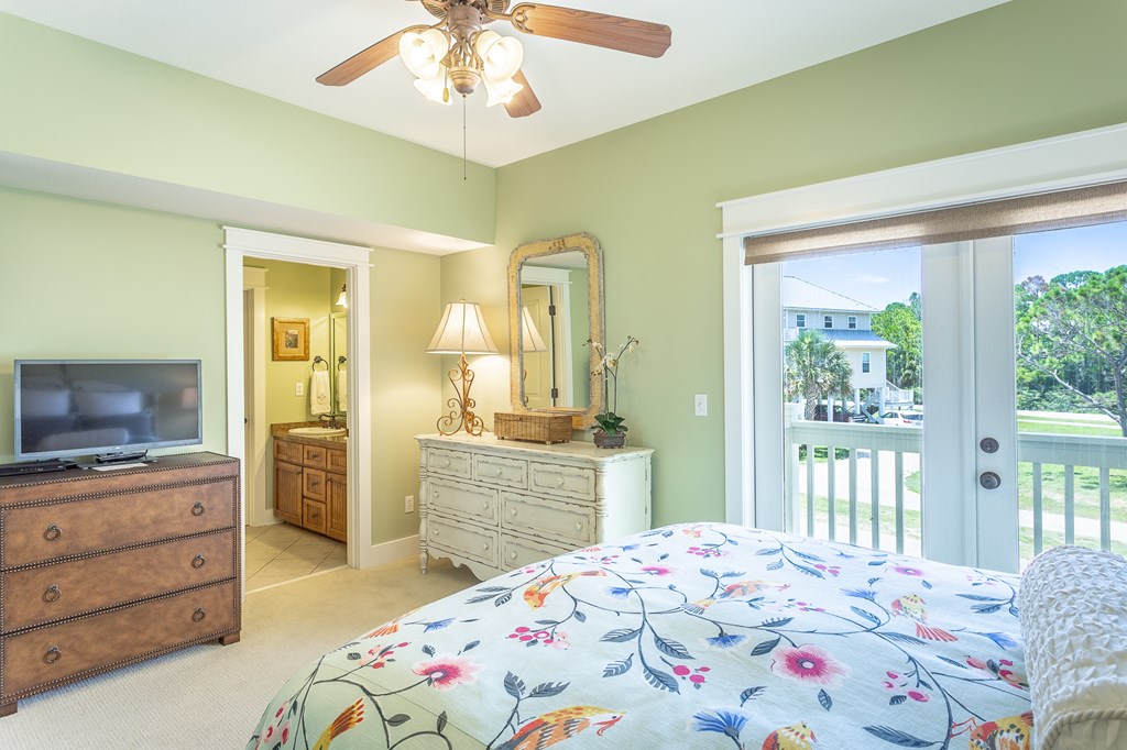 2136 Palmetto Way, St. George Island 32328