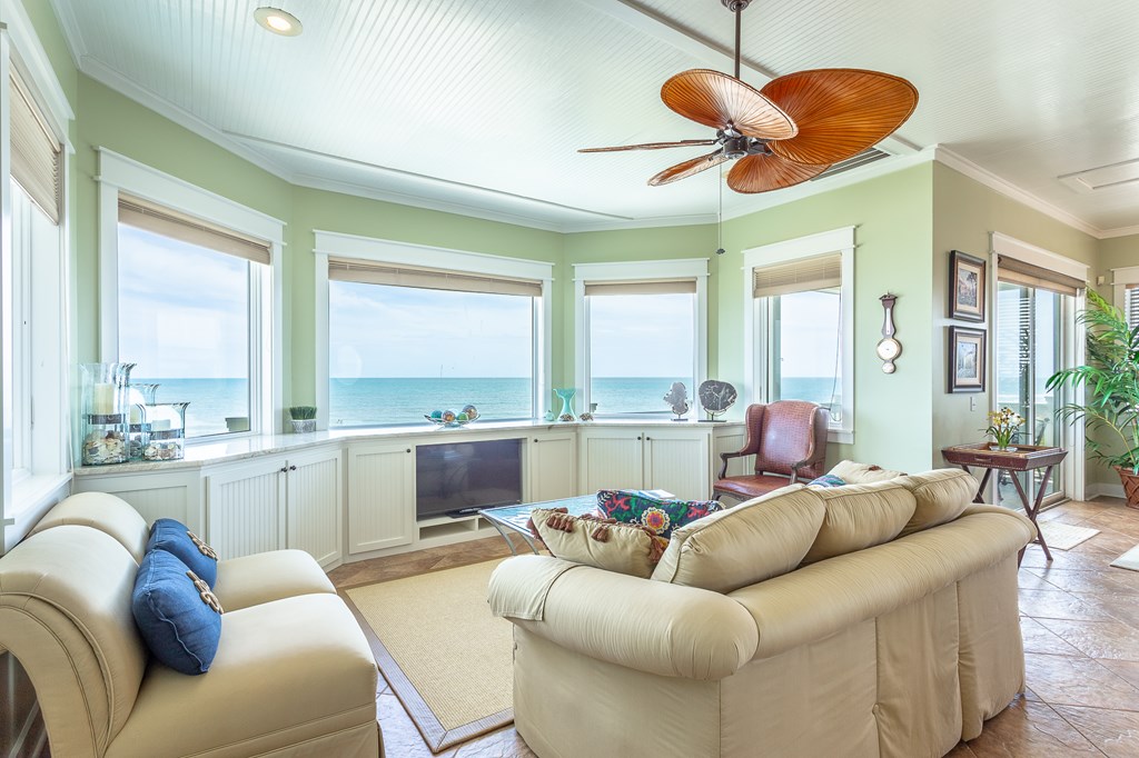 2136 Palmetto Way, St. George Island 32328