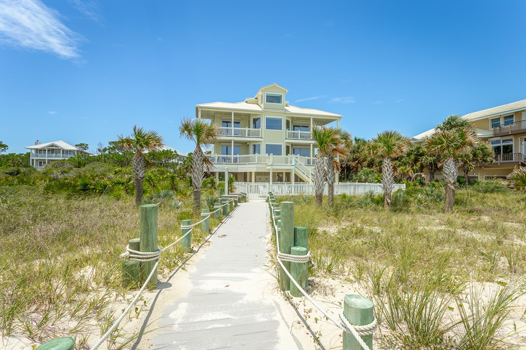 2136 Palmetto Way, St. George Island 32328